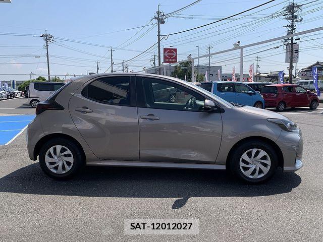 Toyota YARIS 2024-07 8564221-21