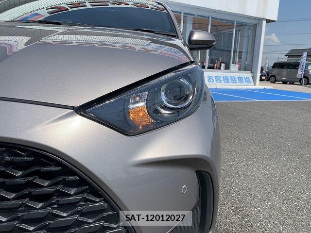 Toyota YARIS 2024-07 8564221-26