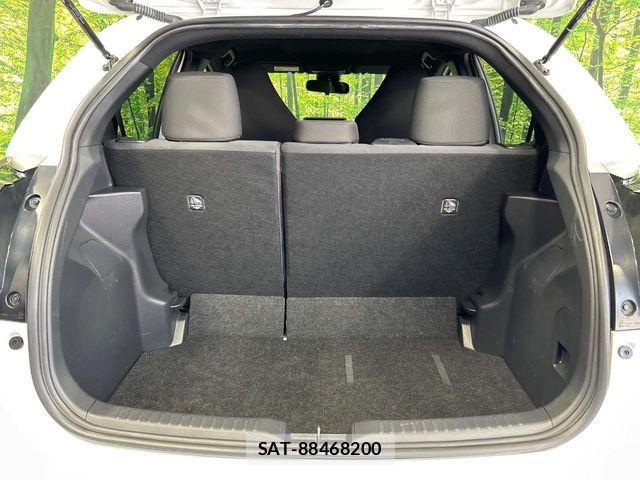 Toyota YARIS 2023-08 8564216-9