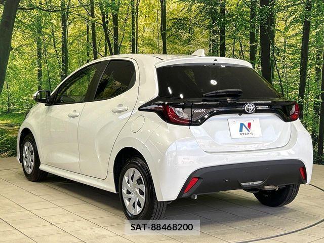 Toyota YARIS 2023-08 8564216-16