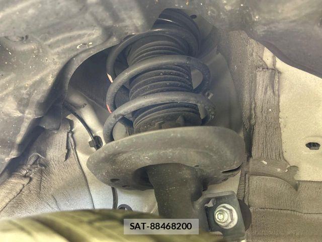 Toyota YARIS 2023-08 8564216-19