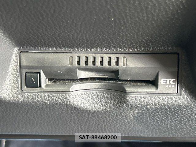 Toyota YARIS 2023-08 8564216-5
