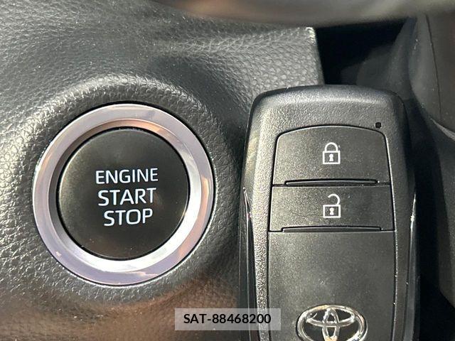 Toyota YARIS 2023-08 8564216-6