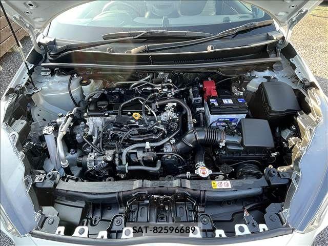 Toyota YARIS 2020-04 8564214-15