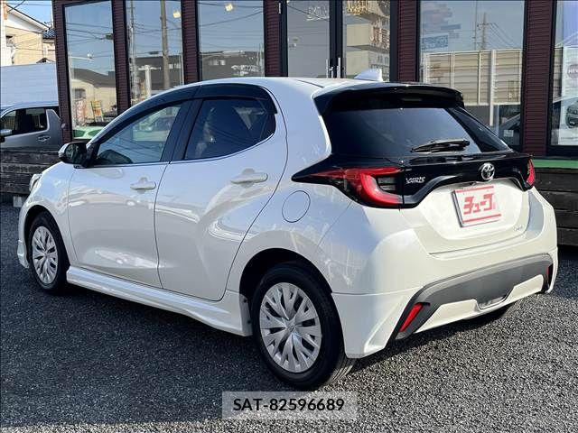 Toyota YARIS 2020-04 8564214-24