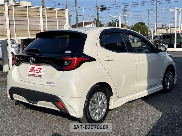 Toyota YARIS 2020-04 8564214-26