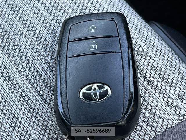 Toyota YARIS 2020-04 8564214-6