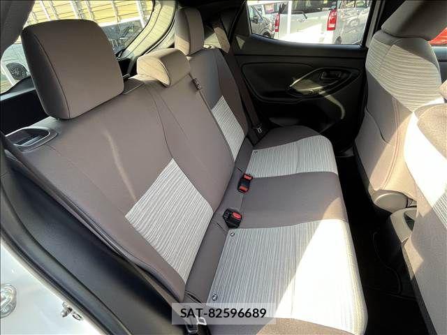 Toyota YARIS 2020-04 8564214-8