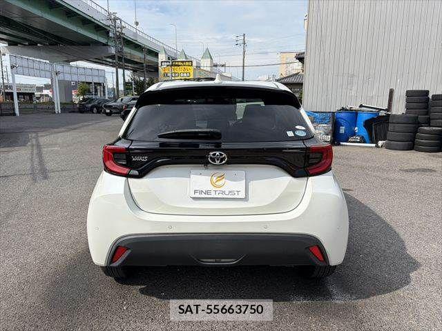 Toyota YARIS 2020-09 8564220-18