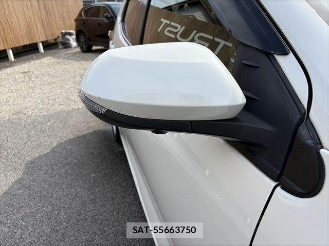 Toyota YARIS 2020-09 8564220-26