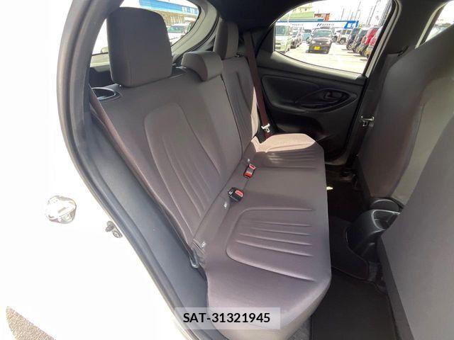 Toyota YARIS 2024-07 8564213-9
