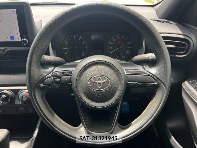Toyota YARIS 2024-07 8564213-11