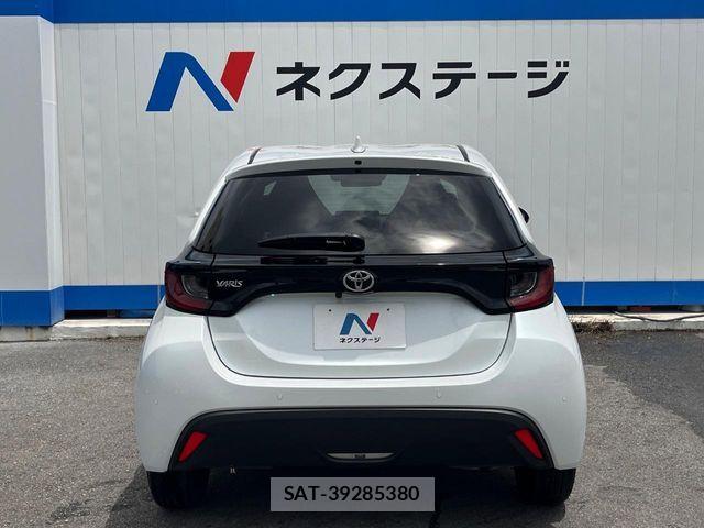 Toyota YARIS 2024-07 8564212-15