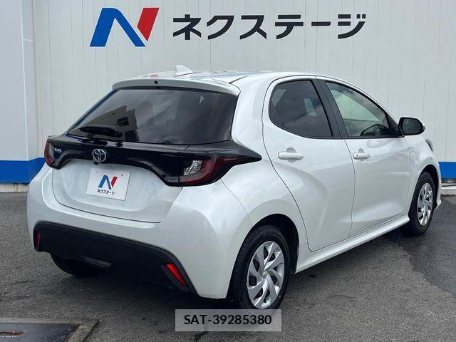 Toyota YARIS 2024-07 8564212-17