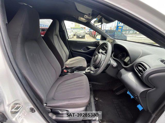 Toyota YARIS 2024-07 8564212-8