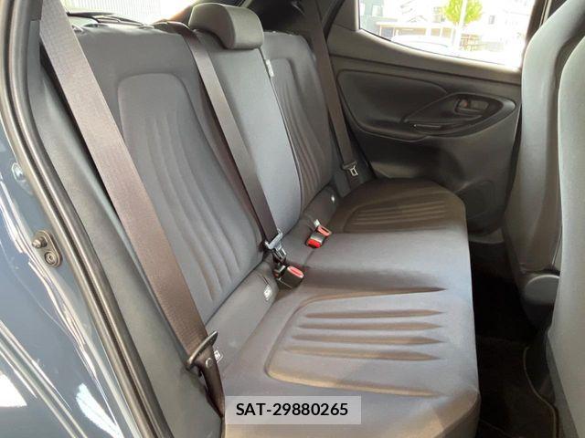 Toyota YARIS 2025-10 8564210-9
