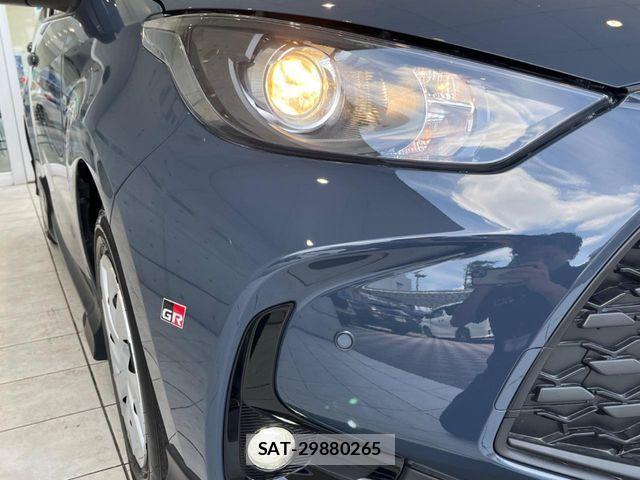 Toyota YARIS 2025-10 8564210-12