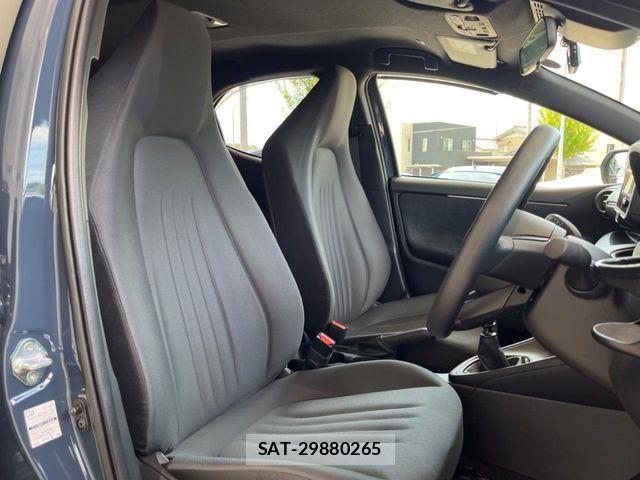 Toyota YARIS 2025-10 8564210-8