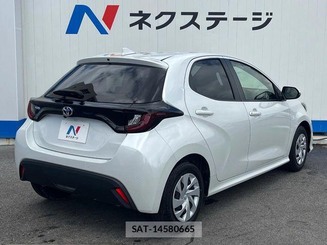 Toyota YARIS 2024-07 8564215-17