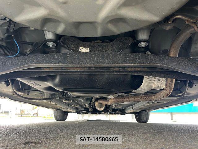 Toyota YARIS 2024-07 8564215-19