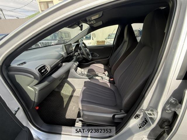 Toyota YARIS 2024-08 8564218-10