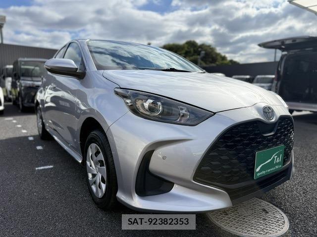 Toyota YARIS 2024-08 8564218-12