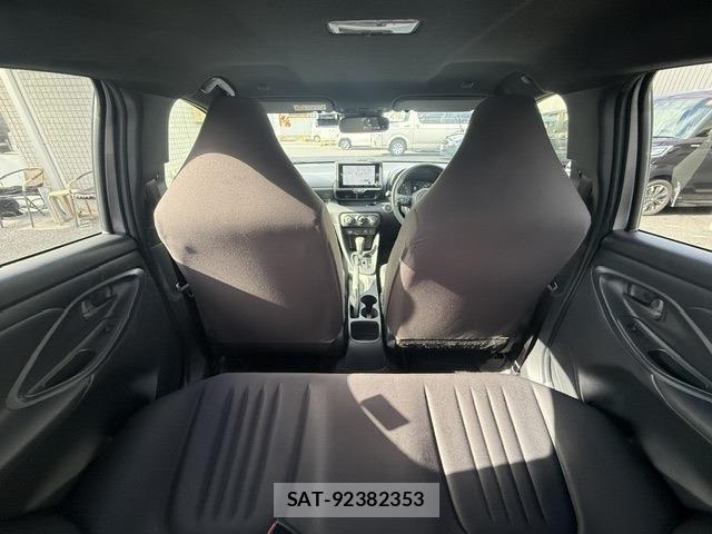 Toyota YARIS 2024-08 8564218-17