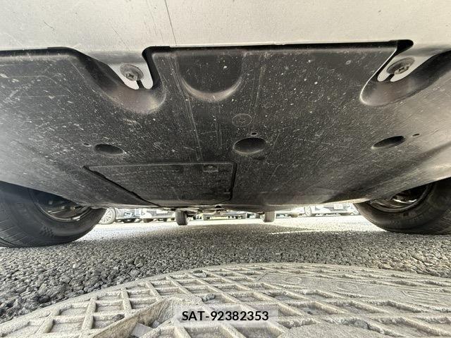 Toyota YARIS 2024-08 8564218-25