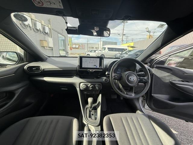Toyota YARIS 2024-08 8564218-2