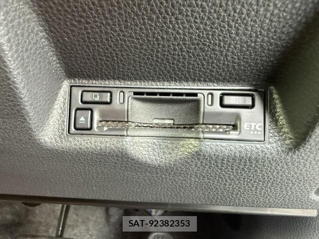 Toyota YARIS 2024-08 8564218-7