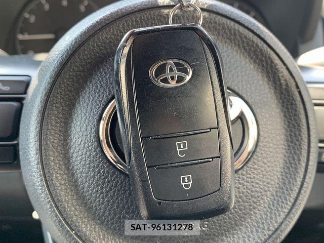 Toyota YARIS 2021-07 8564223-14