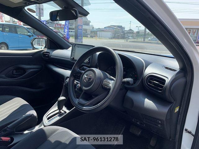 Toyota YARIS 2021-07 8564223-16