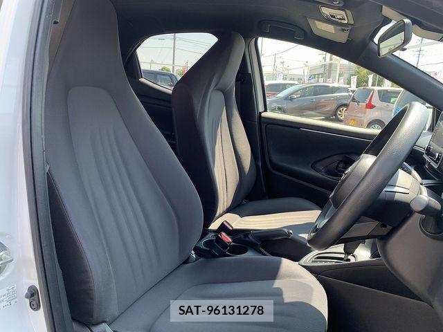 Toyota YARIS 2021-07 8564223-17