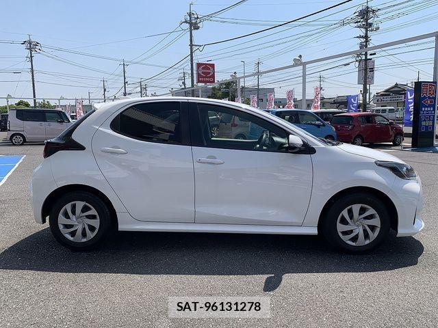 Toyota YARIS 2021-07 8564223-21