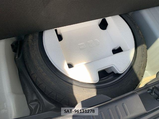 Toyota YARIS 2021-07 8564223-23