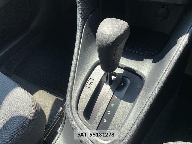 Toyota YARIS 2021-07 8564223-24