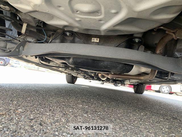 Toyota YARIS 2021-07 8564223-28