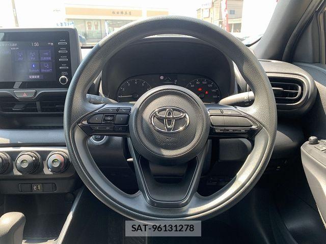 Toyota YARIS 2021-07 8564223-3
