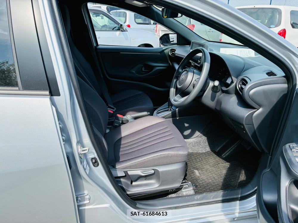 Toyota YARIS 2025-12 8505336-11