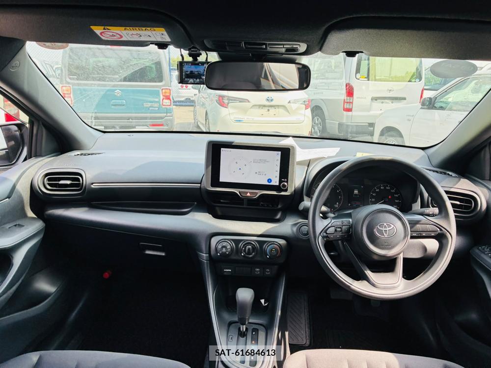 Toyota YARIS 2025-12 8505336-12