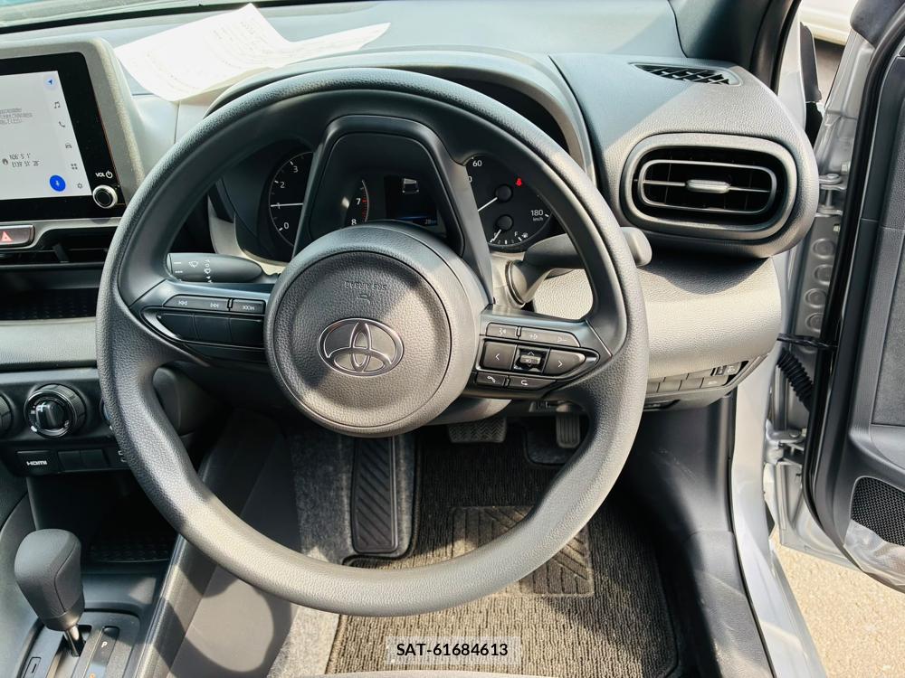 Toyota YARIS 2025-12 8505336-14