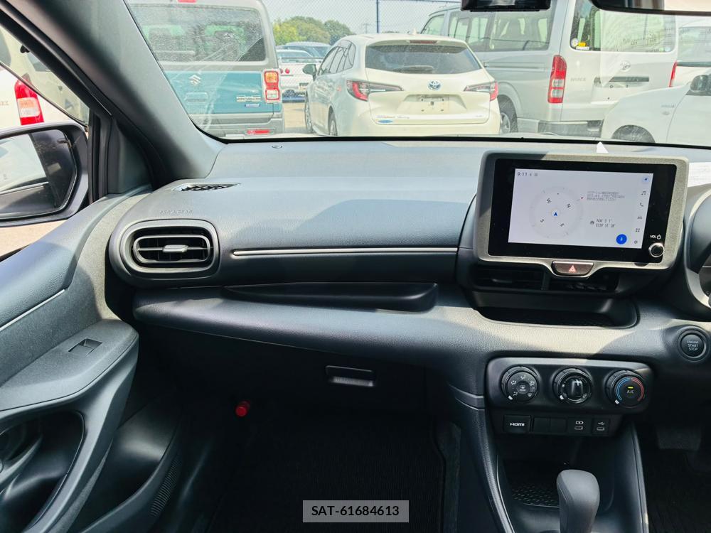 Toyota YARIS 2025-12 8505336-16