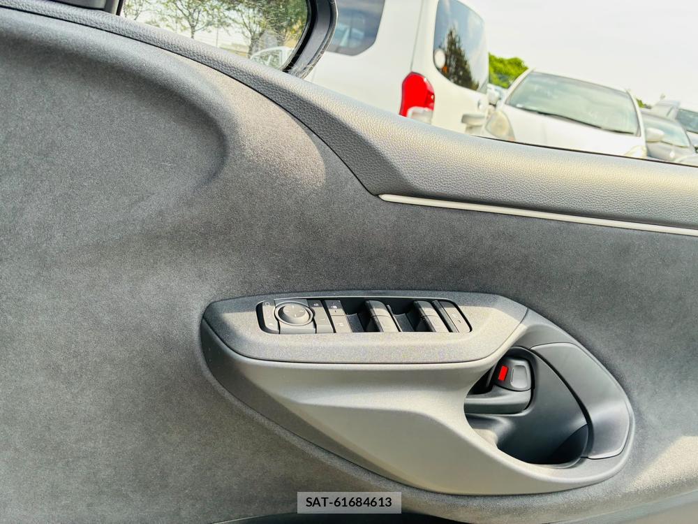 Toyota YARIS 2025-12 8505336-19