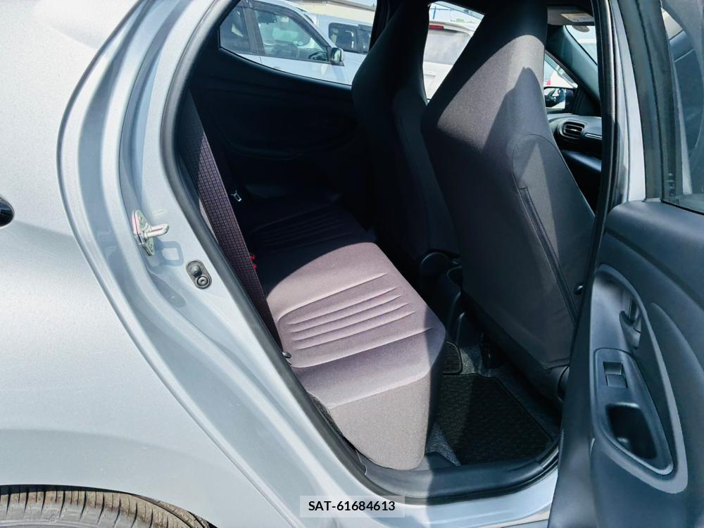Toyota YARIS 2025-12 8505336-8