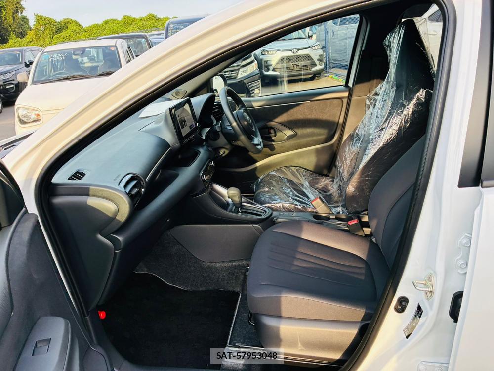 Toyota YARIS 2026-07 8544512-10