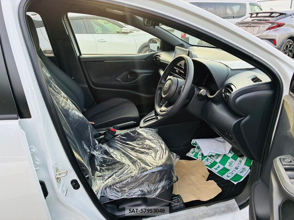 Toyota YARIS 2026-07 8544512-11