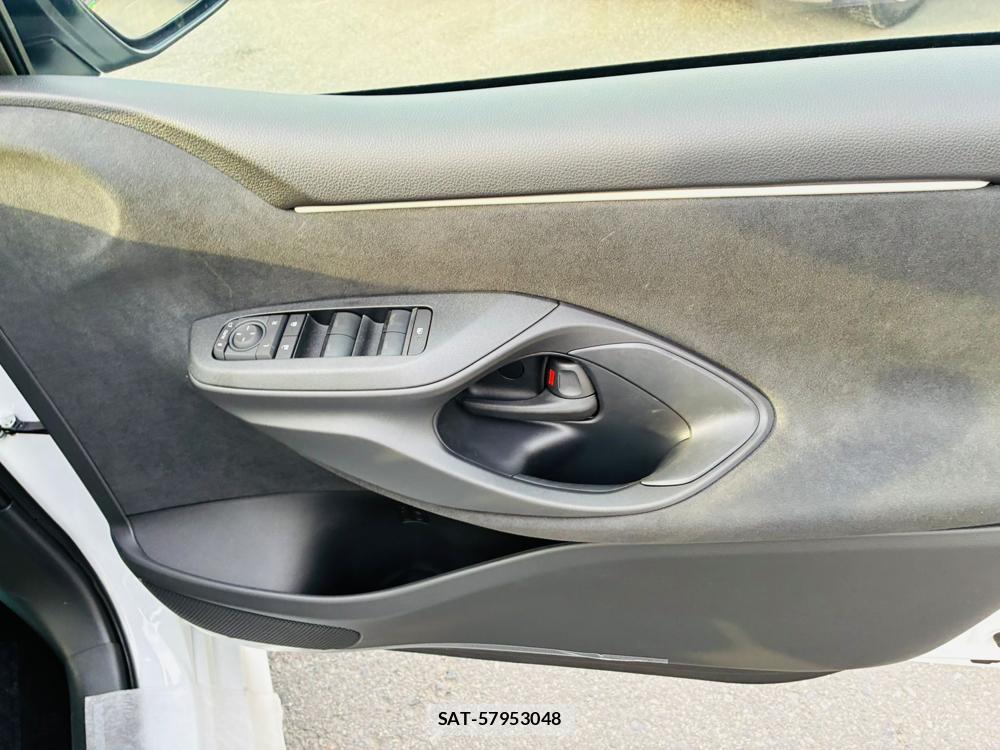 Toyota YARIS 2026-07 8544512-21
