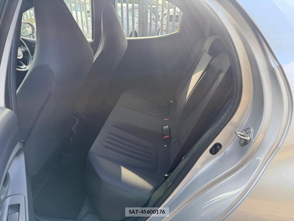 Toyota YARIS 2020-09 1797343-9
