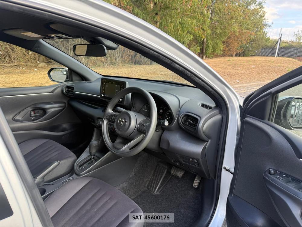 Toyota YARIS 2020-09 1797343-12