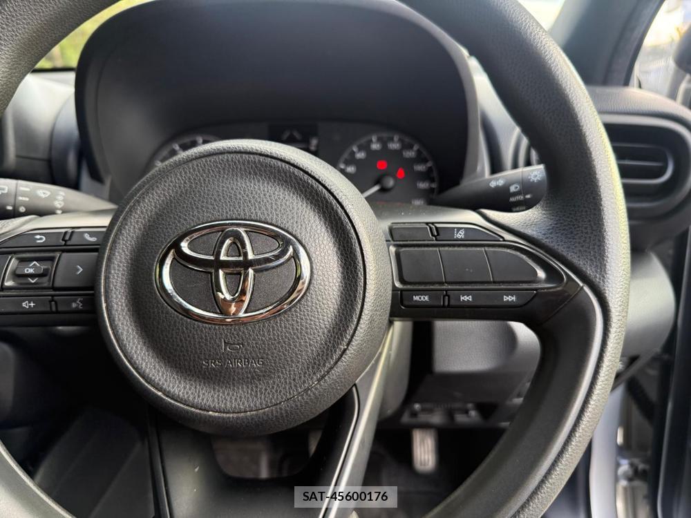 Toyota YARIS 2020-09 1797343-19